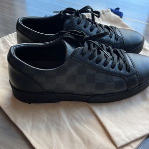 Prelove Louis Vuiton great condition OFFSHORE SNEAKER MENS SZ 7 box and dust bag